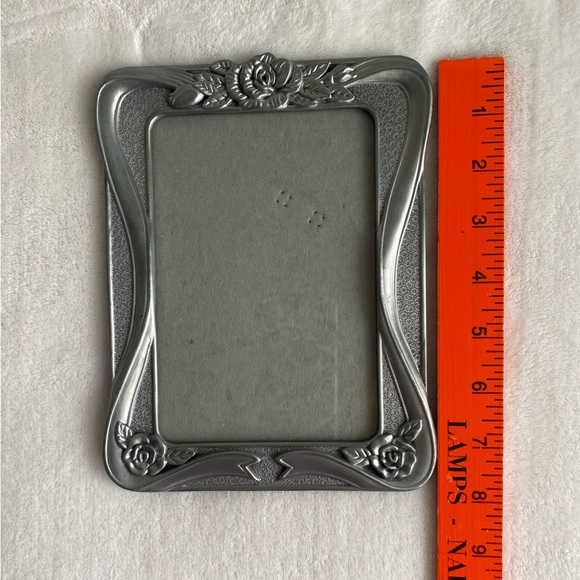 Towle Silversmiths Signature Collection Silver Roses Ribbon 5x7 Picture Frame - Picture 6 of 11